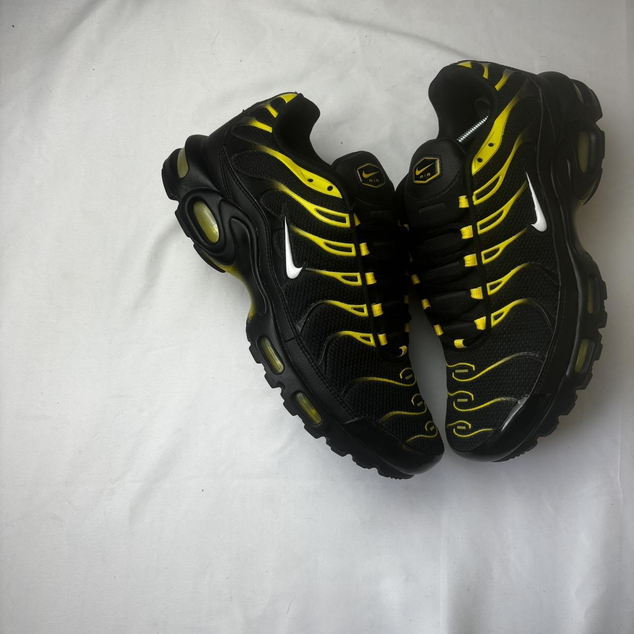 Black and yellow Air max plus Tn