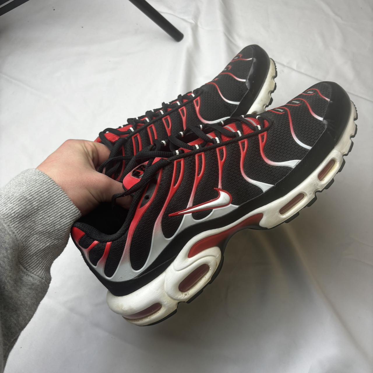 Black red and white air max plus tn