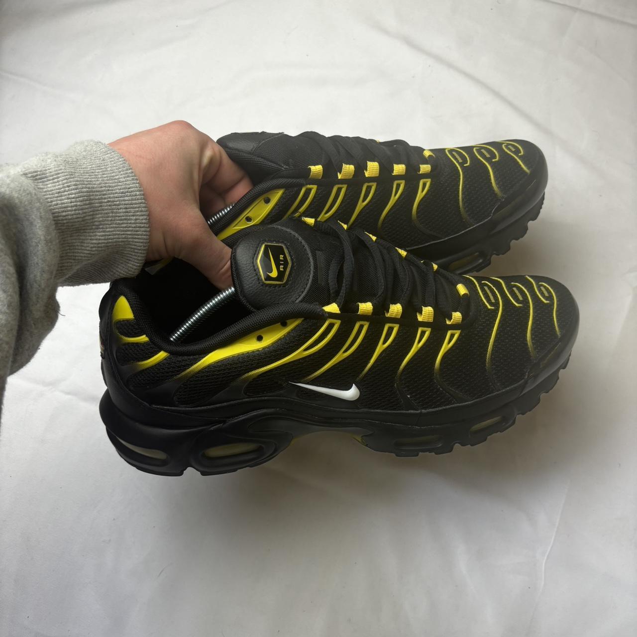 Black and yellow Air max plus Tn