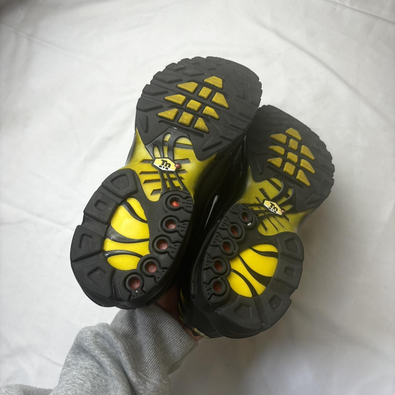 Black and yellow Air max plus Tn