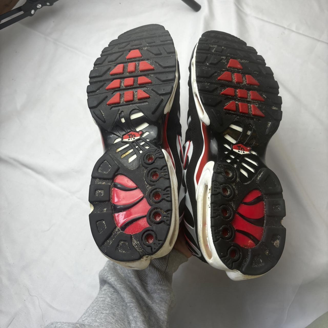 Black red and white air max plus tn