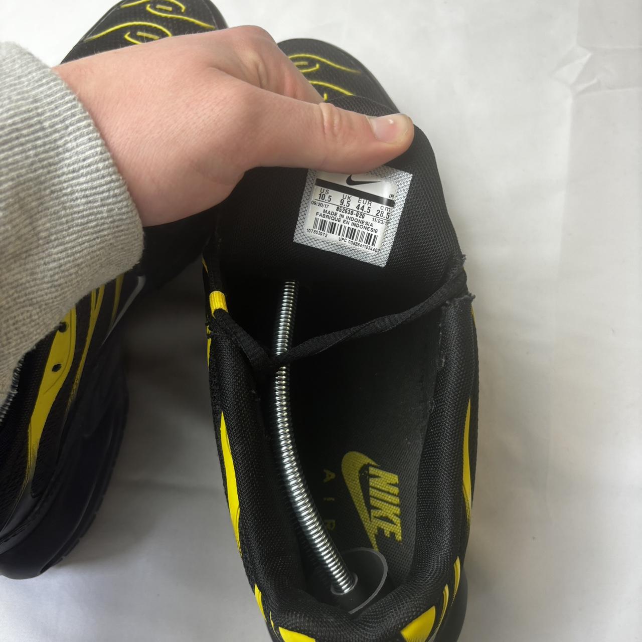 Black and yellow Air max plus Tn