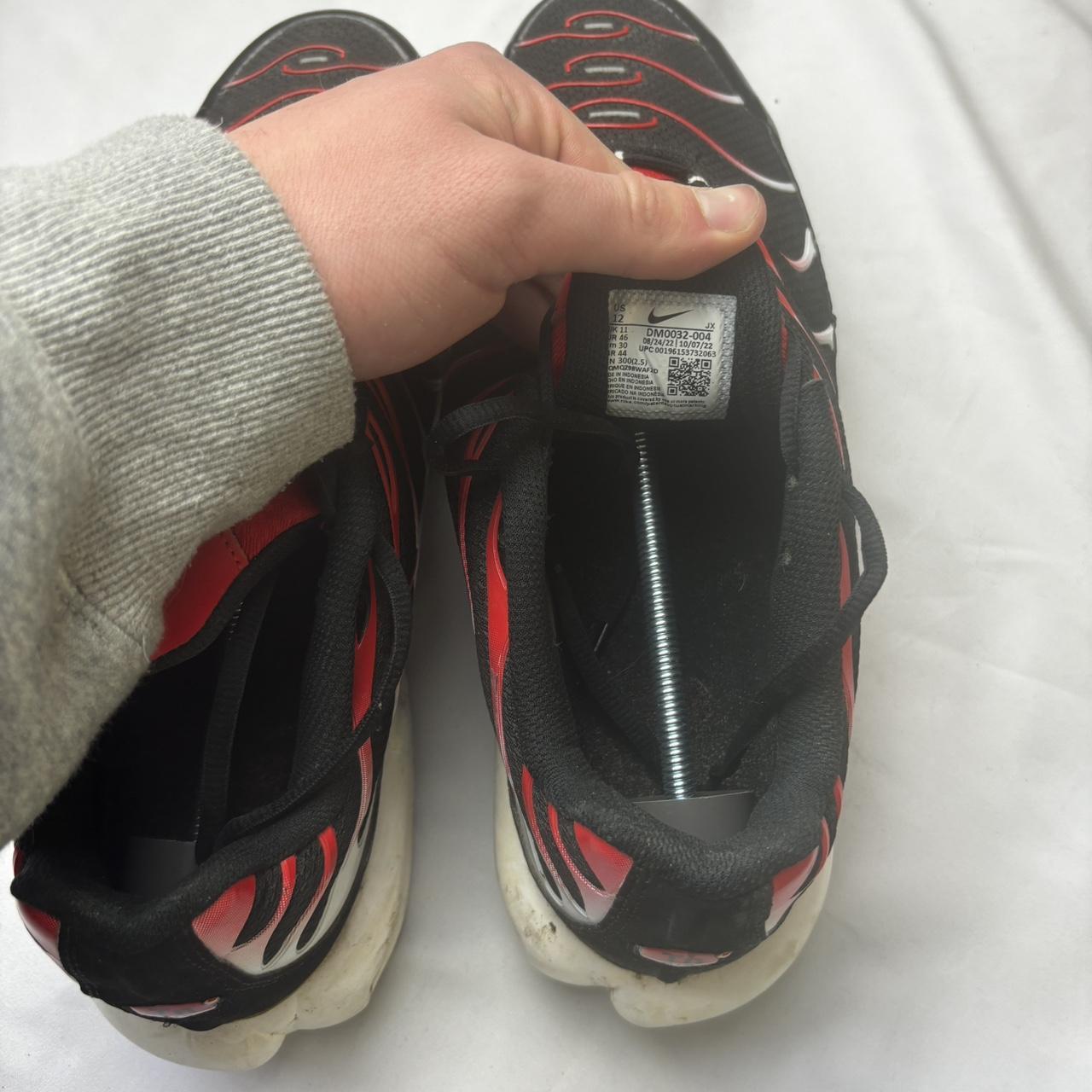 Black red and white air max plus tn
