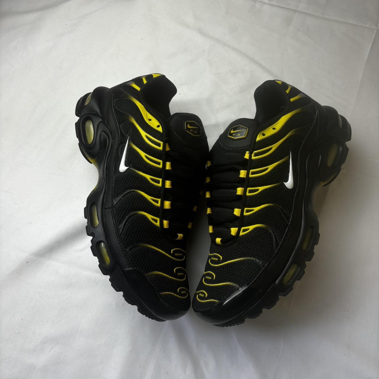 Black and yellow Air max plus Tn